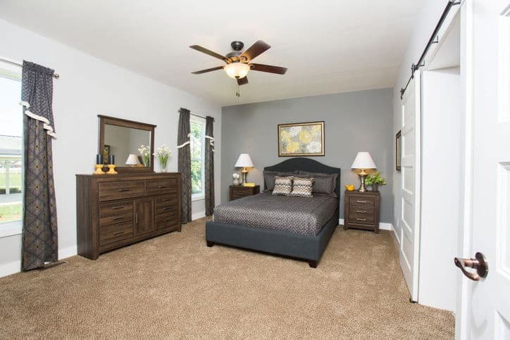 Baxter 42483a bedroom home features