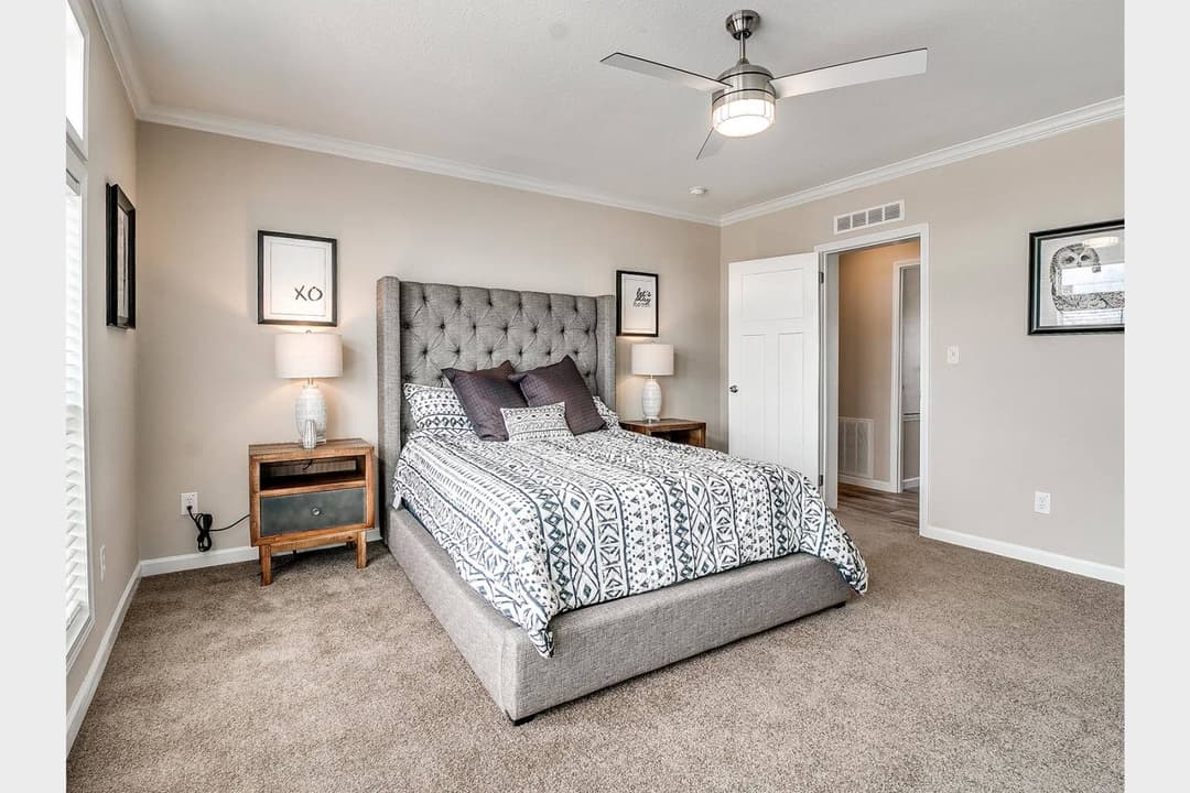 Titan extreme 3276t [the memphis] bedroom home features