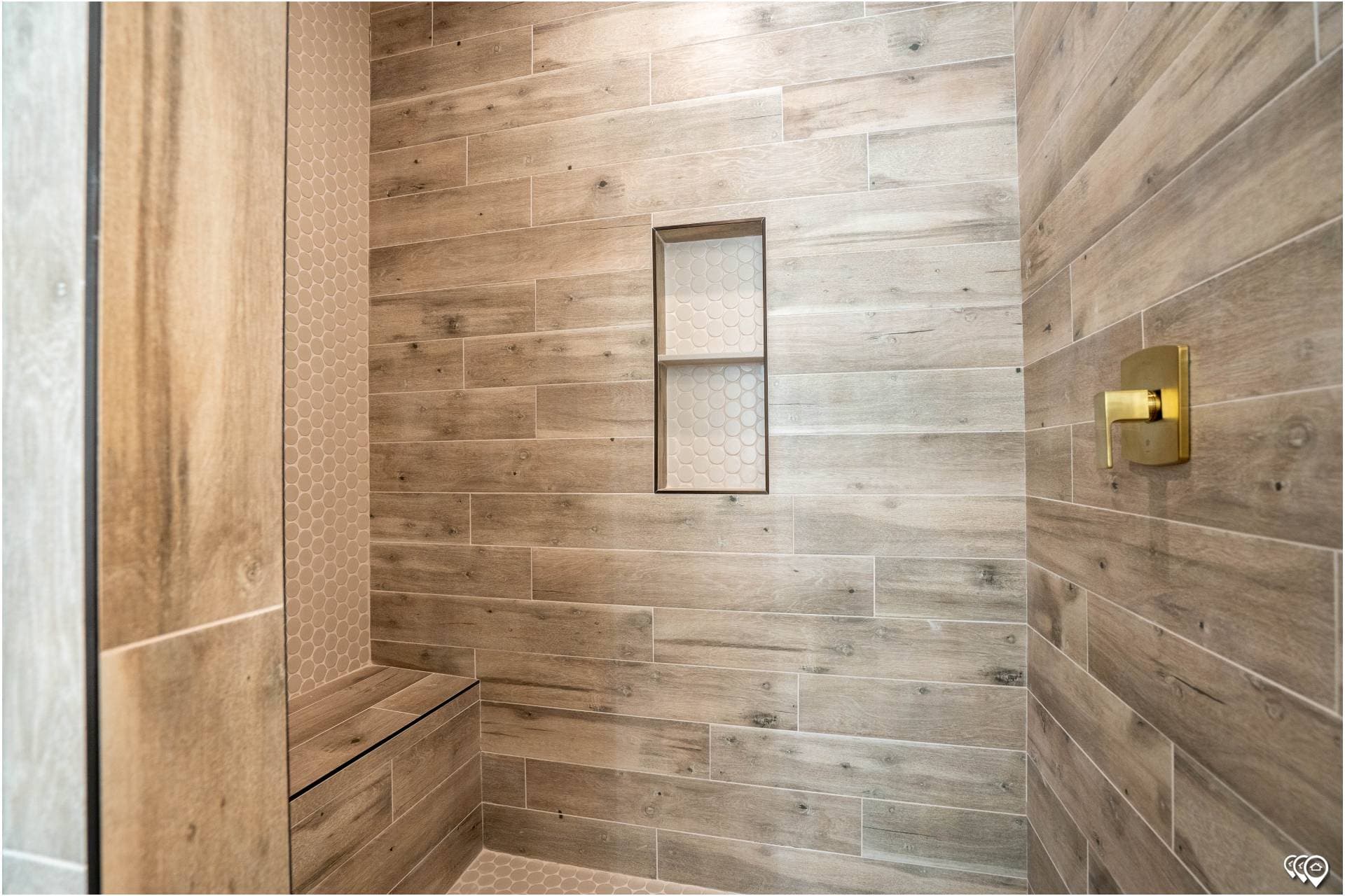 The piney branch bathroom home features